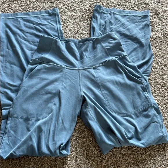 Blue Lululemon wide leg athletic pants. Size 4 - Picture 2 of 4